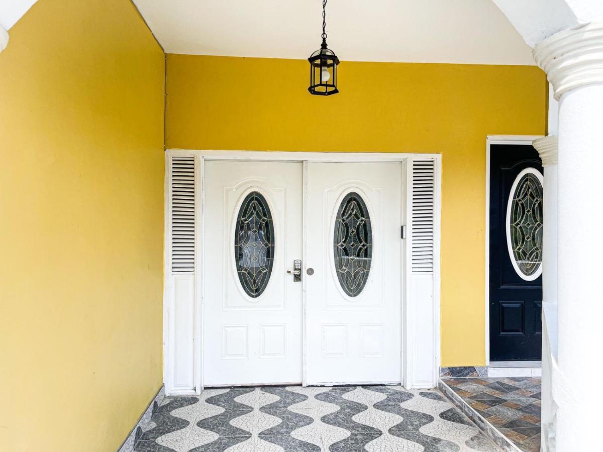 Hotel Red Hassell Manor Port Antonio Esterno foto