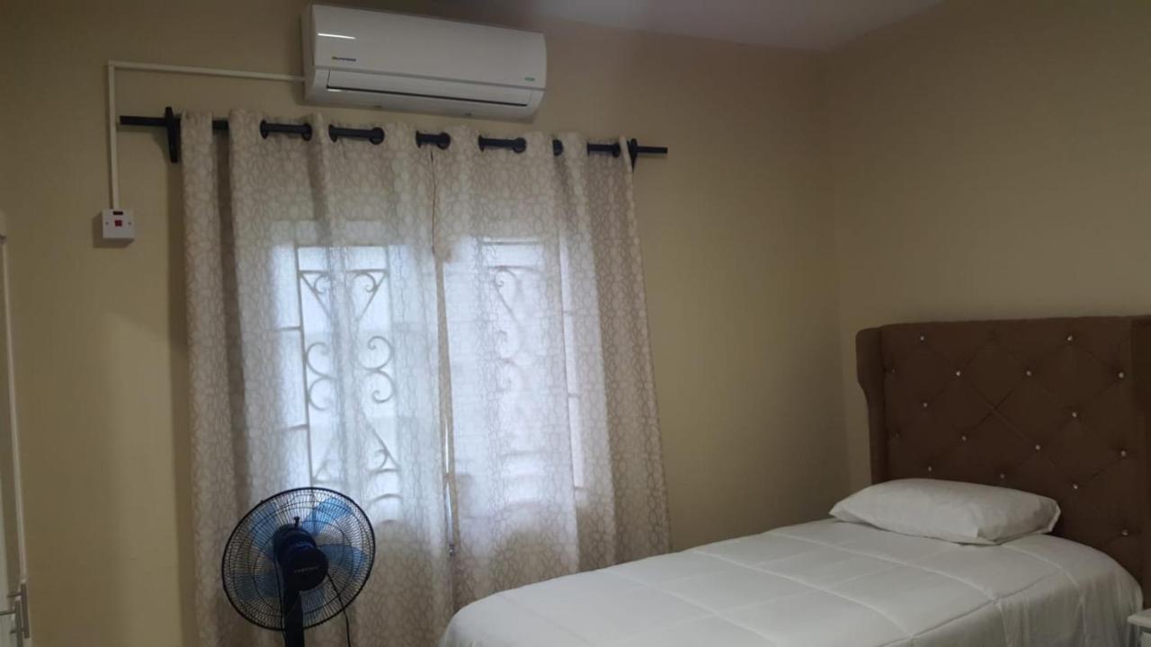 Hotel Red Hassell Manor Port Antonio Esterno foto